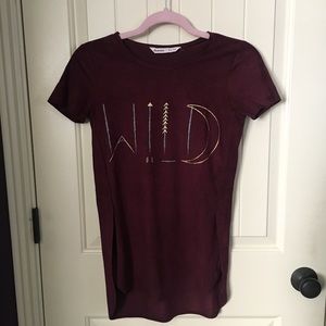 Suede maroon wild tee